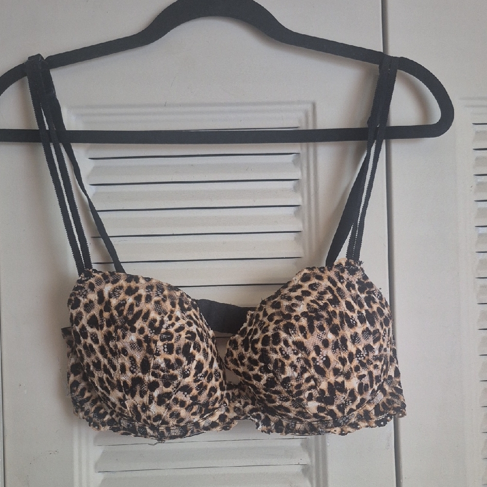 PINK Victoria's Secret Black and Pink Leopard Print Bra